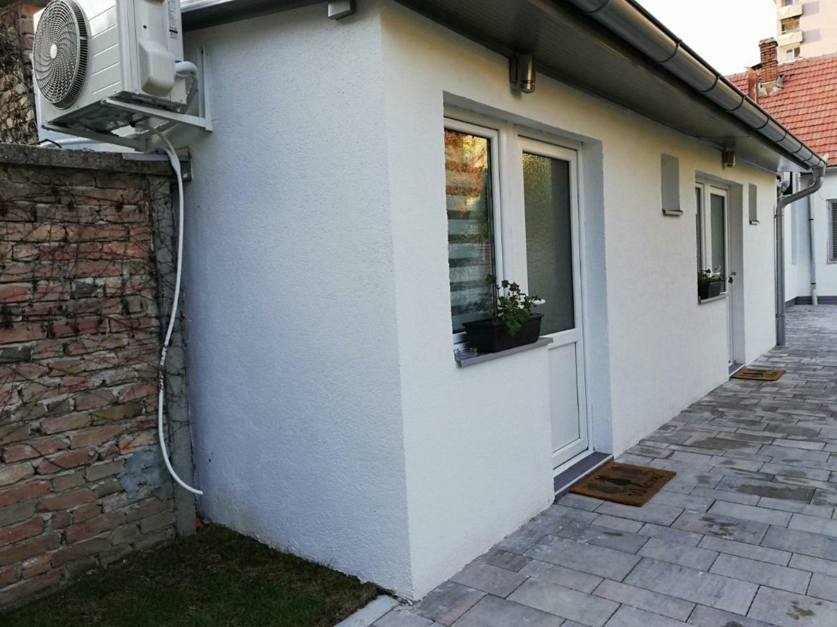 Rooms Jelena Zrenjanin Buitenkant foto